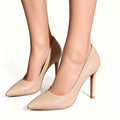 Liquid Foundation — 32 Light Colored Pumps